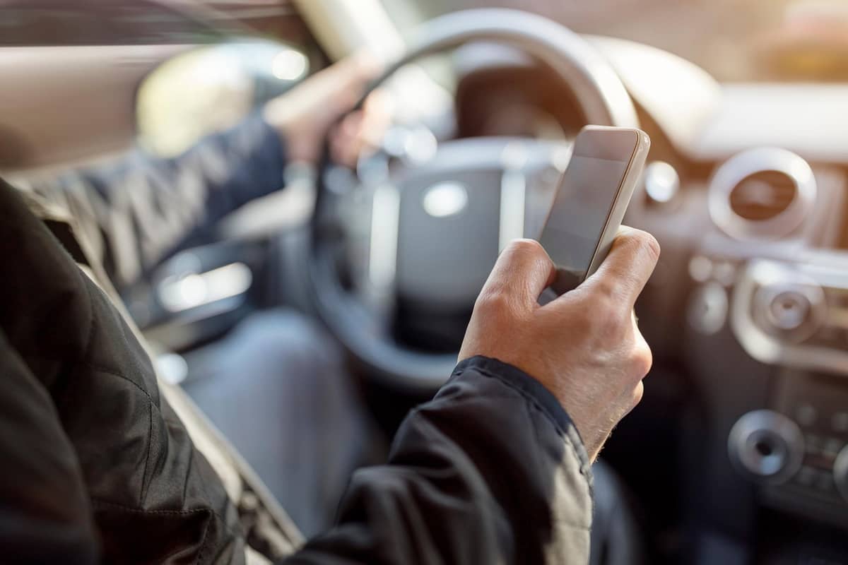 Toolbox Talk: Distracted Driving (Cellphone Use)​